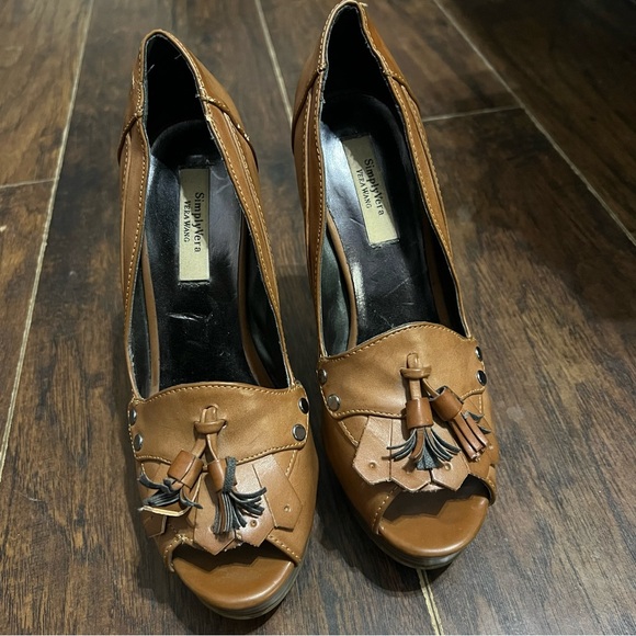 Simply Vera Vera Wang Camel Brown Peep Toe Fringe Tassel Pump Heels Size 6 - Picture 2 of 8